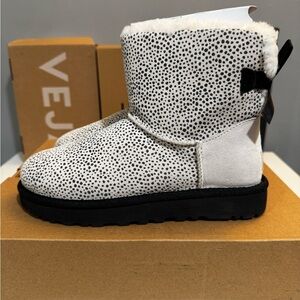 New UGG Women’s Mini Bailey Bow Micro Cheetah Boot